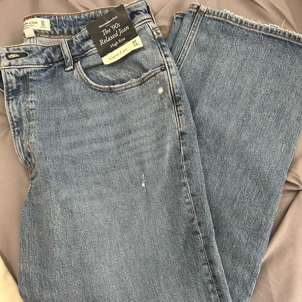 Abercrombie and Fitch high rise curve love 90’s relaxed jean